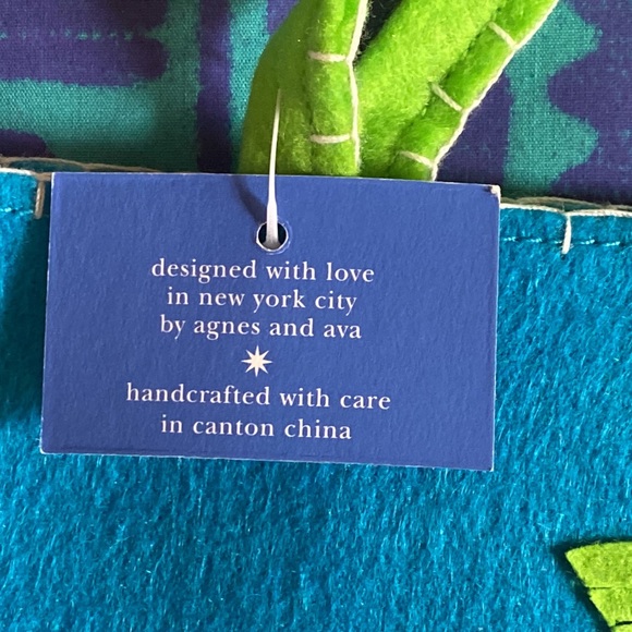 Groovy Holidays Lot of 2 Felt Gift Bags Brand New Tropical, Palm Tree, Beach - Picture 3 of 10